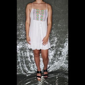 City‎ Triangles White Dress
